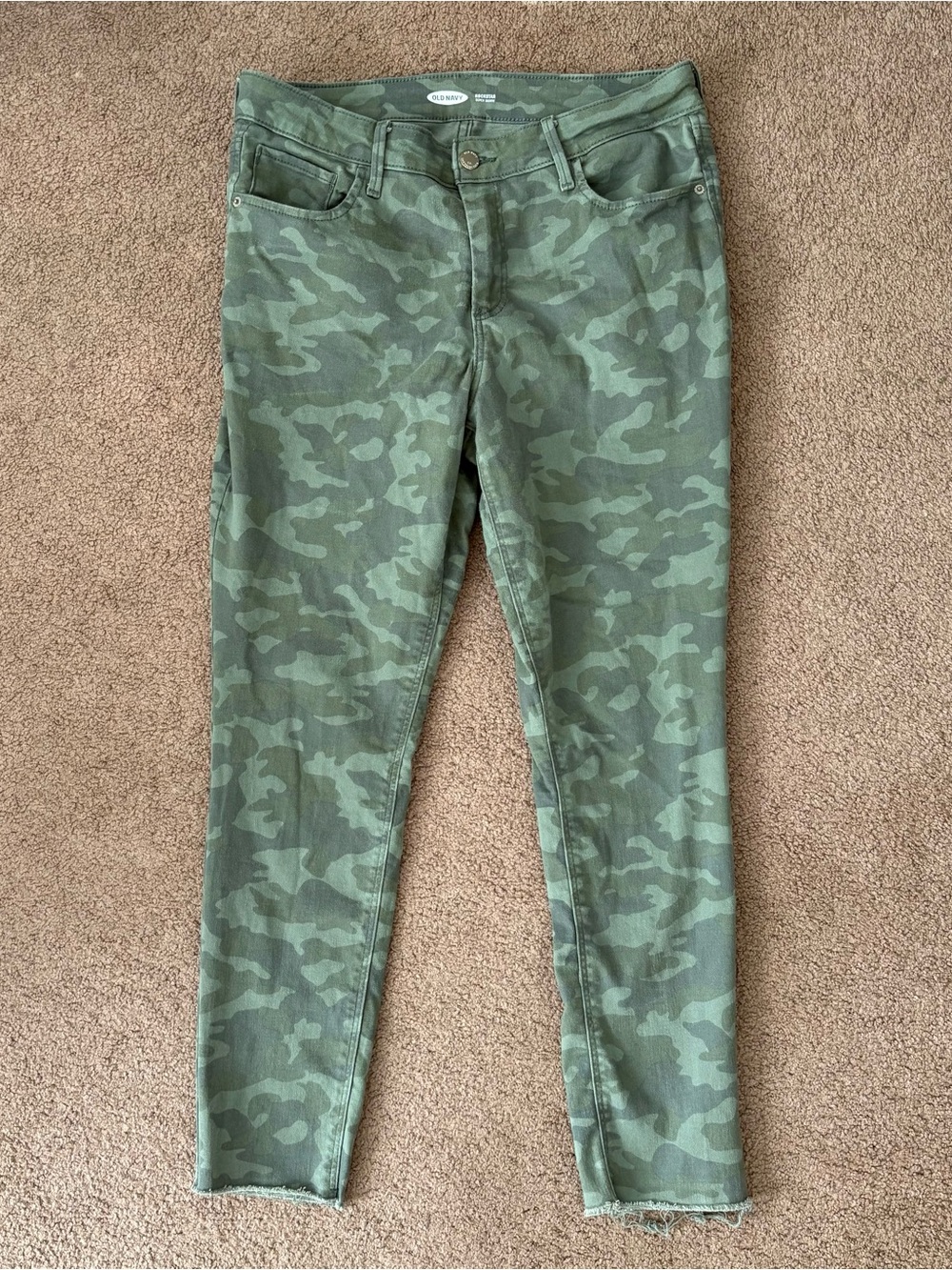 Old Navy Rockstar Super Skinny Frayed Hem Camo Jeans Women’s Size 12